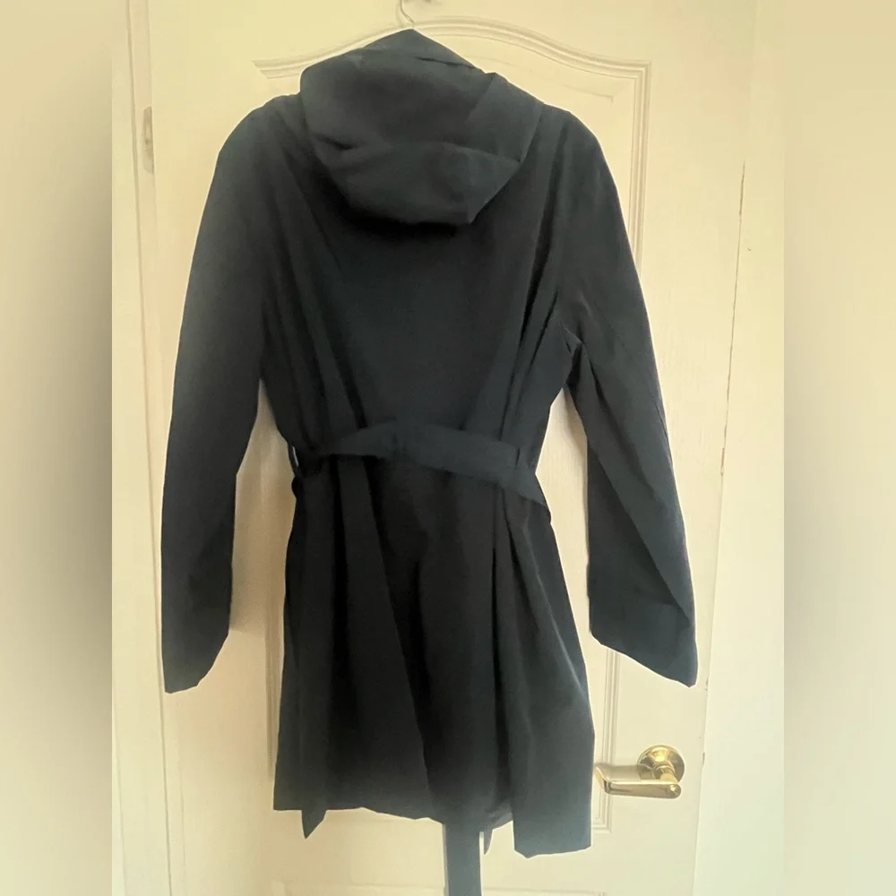 London Fog blue jacket. Button down. Tie around the waist. XL - Picture 2 of 5